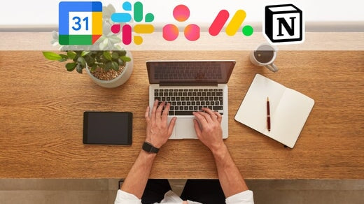 Homme travaillant sur un ordinateur portable