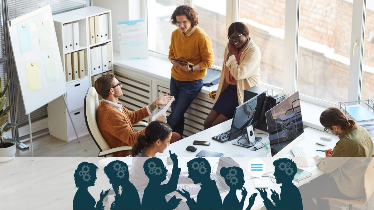 Réunion d'équipe discutant ensemble